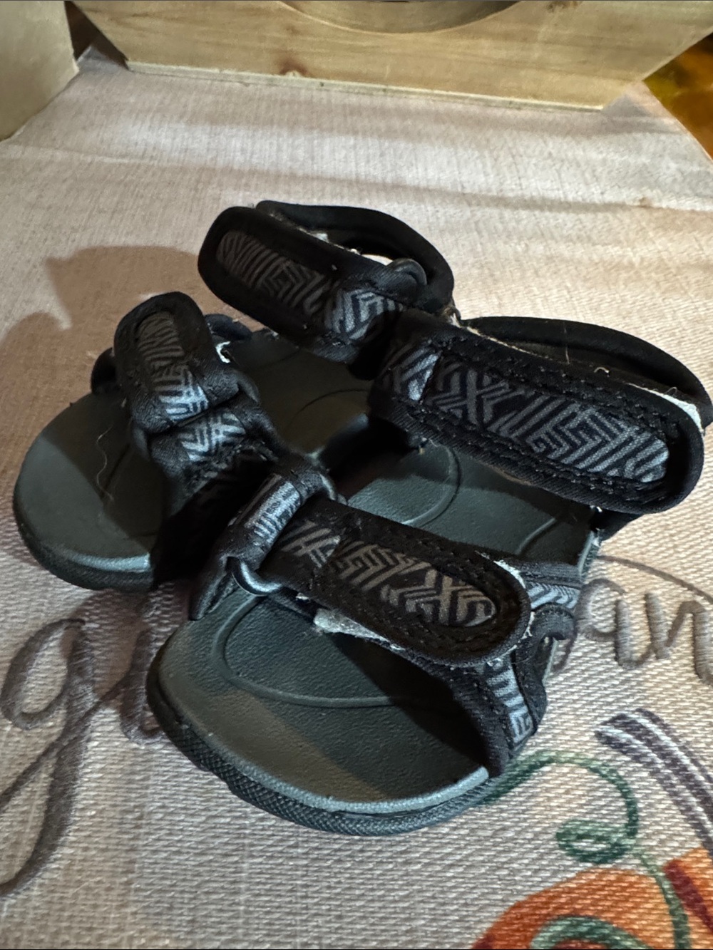 Size 4 Infants Bogs Sandals